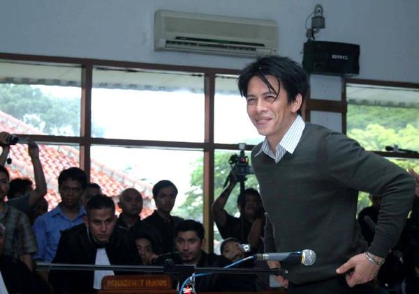 Emosi & Haru di Sidang Ariel