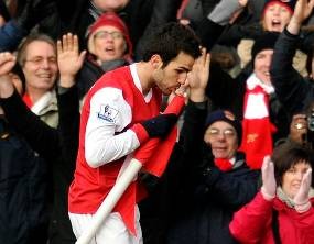 Cesc Bukannya Tidak Mau Tukar Kaus