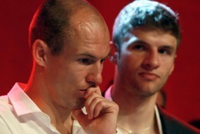 Merasa Tak Dihormati, Robben Cekik Mueller