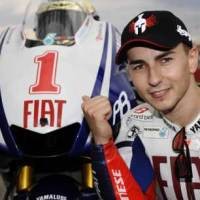 Lorenzo Pakai Nomor 1