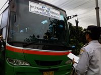 Trayek Dihapus, Sopir Bus Nekat Beroperasi