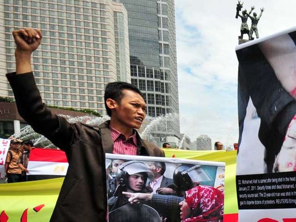 Demo Mengutuk Aparat Keamanan Mesir