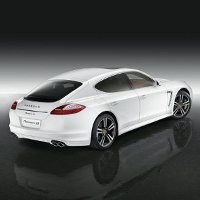 Porsche Panamera untuk Juragan Minyak