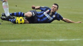 Cedera, Duo Inter Diragukan Tampil Lawan Bari