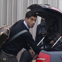 Anfield Sambut Suarez