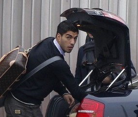 Anfield Sambut Suarez