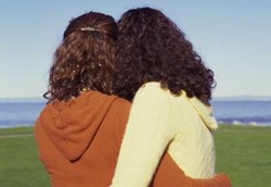 Lesbian Lebih Mudah Dimaafkan Ketimbang Pria Gay