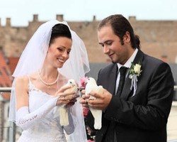 5 Keuntungan Finansial dari Menikah