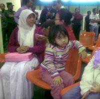 400-an WNI Berangkat ke Asrama Haji dengan 8 Bus