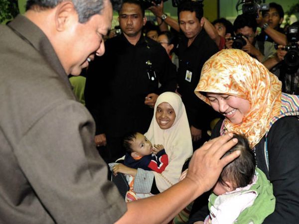 SBY Sambut WNI dari Mesir
