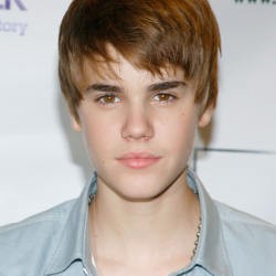 Justin Bieber Rilis Album Mini pada Hari Valentine