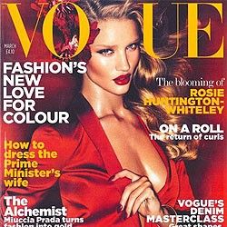 Rosie Huntington-Whiteley Tampil Hot di Vogue