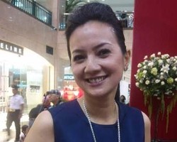 Belanja Baju, Cut Mini Tak Pernah Mau Fitting