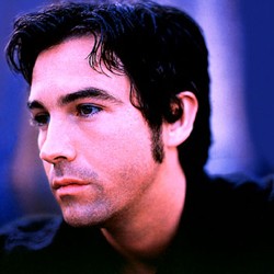 Duncan Sheik Konser di Jakarta pada Hari Valentine