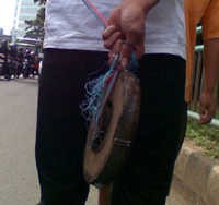 Trik Membuat Ban Tahan Ranjau Paku