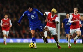 Alex Song Tak Bisa Berjalan