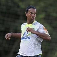 Tiket Sold Out untuk Debut Ronaldinho