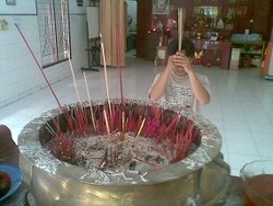 Warga Tionghoa Keluhkan Sulitnya Pembuatan KTP dan Akte Kelahiran