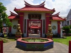 Tradisi Ciam Si, Meramal Peruntungan pada Perayaan Imlek di Bali