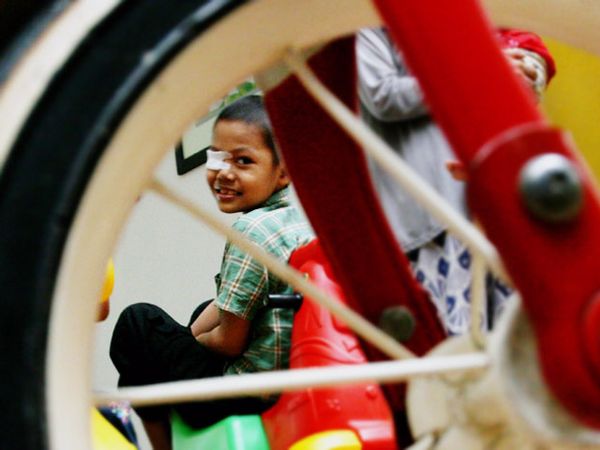 Anak-anak yang Tegar Melawan Kanker