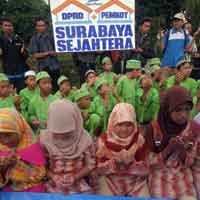 Anak Yatim Doakan Konflik Politik di Surabaya Berakhir