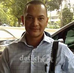 Ribuan Warga Hadiri Pemakaman Adjie Massaid