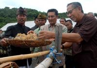 Fadel Muhammad Tinjau Budidaya Rumput Laut