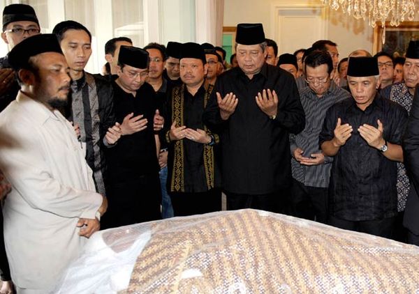 SBY Melayat Adjie Massaid  