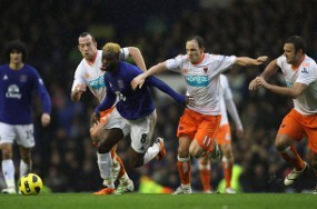 Saha Empat, Everton Libas Blackpool