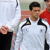 Nasib Ballack di Timnas Diputuskan Bulan Depan
