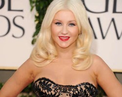 Christina Aguilera Segera Rilis Busana Siap Pakai