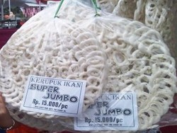 Wow, Kerupuk Raksasa!!