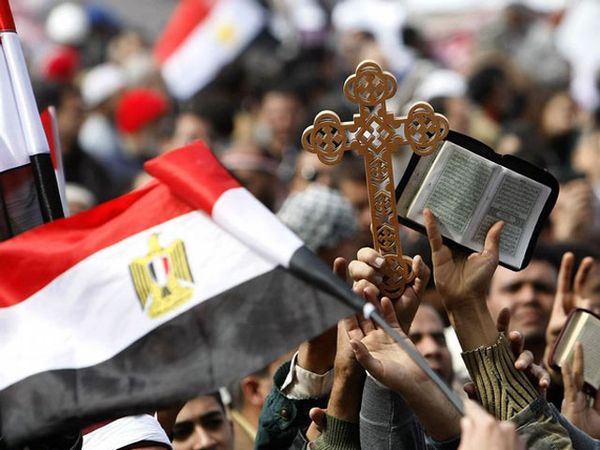 Umat Islam-Kristen Mesir Bersatu