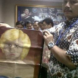 Penyelundup Sabu dalam Lukisan Simpan Barang di Penitipan Mal