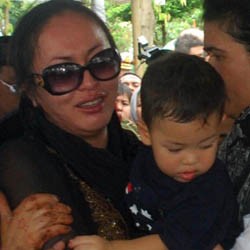 Angie: Kami Yakin Mas Adjie Sudah Bahagia