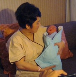 Suami Dipenjara, Joy Tobing Lahirkan Anak Pertama