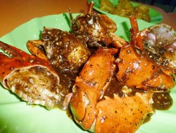 Yuk, Makan Seafood Segar Plus Es Puter!