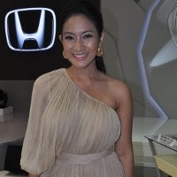 Happy Salma, Tak Berani Nyetir Lagi