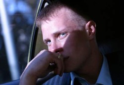 Penyebab Mual Muntah Bila Duduk di Kursi Belakang Mobil