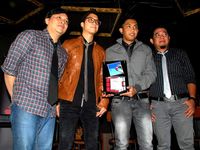 Yovie & Nuno Raih Double Platinum