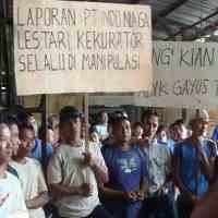 Tuntut Status, Ratusan Karyawan Pabrik Plywood Mogok Kerja
