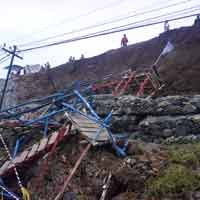 Tanggul Penahan Lumpur Lapindo di Titik 22 Longsor