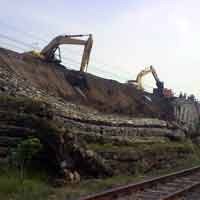 Tanggul Penahan Lumpur Lapindo yang Longsor Diperbaiki