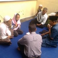 Nikah di Penjara, Aziz dan Santi Disoraki Tahanan