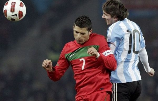 Messi Kalahkan Ronaldo