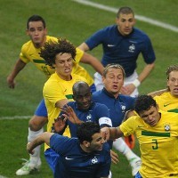 Gol Tunggal Benzema Tundukkan 10 Pemain Brasil