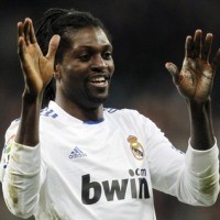 Penuh Canda, Adebayor Mengaku Bukan Pembuat Onar