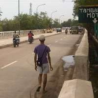 Saat Melintas di RE Martadinata, Foke Lihat Tanda Jalan Akan Ambles Lagi