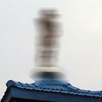 Stres, Guru Ngaji Panjat Kubah Mushola Sambil Telanjang