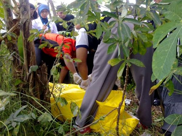 Mayat Perempuan di Dekat Pintu Tol